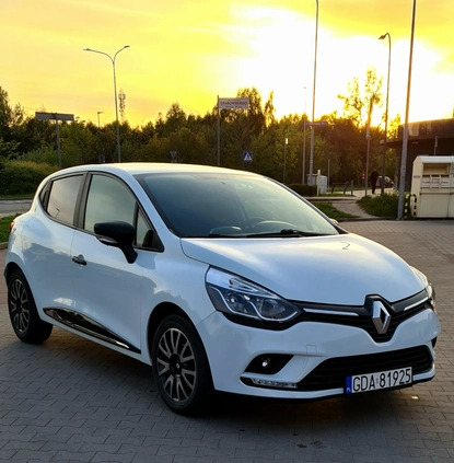 Renault Clio cena 38500 przebieg: 146000, rok produkcji 2017 z Gdynia małe 46